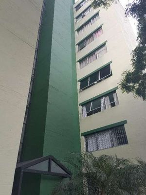 Image 6 - 896235